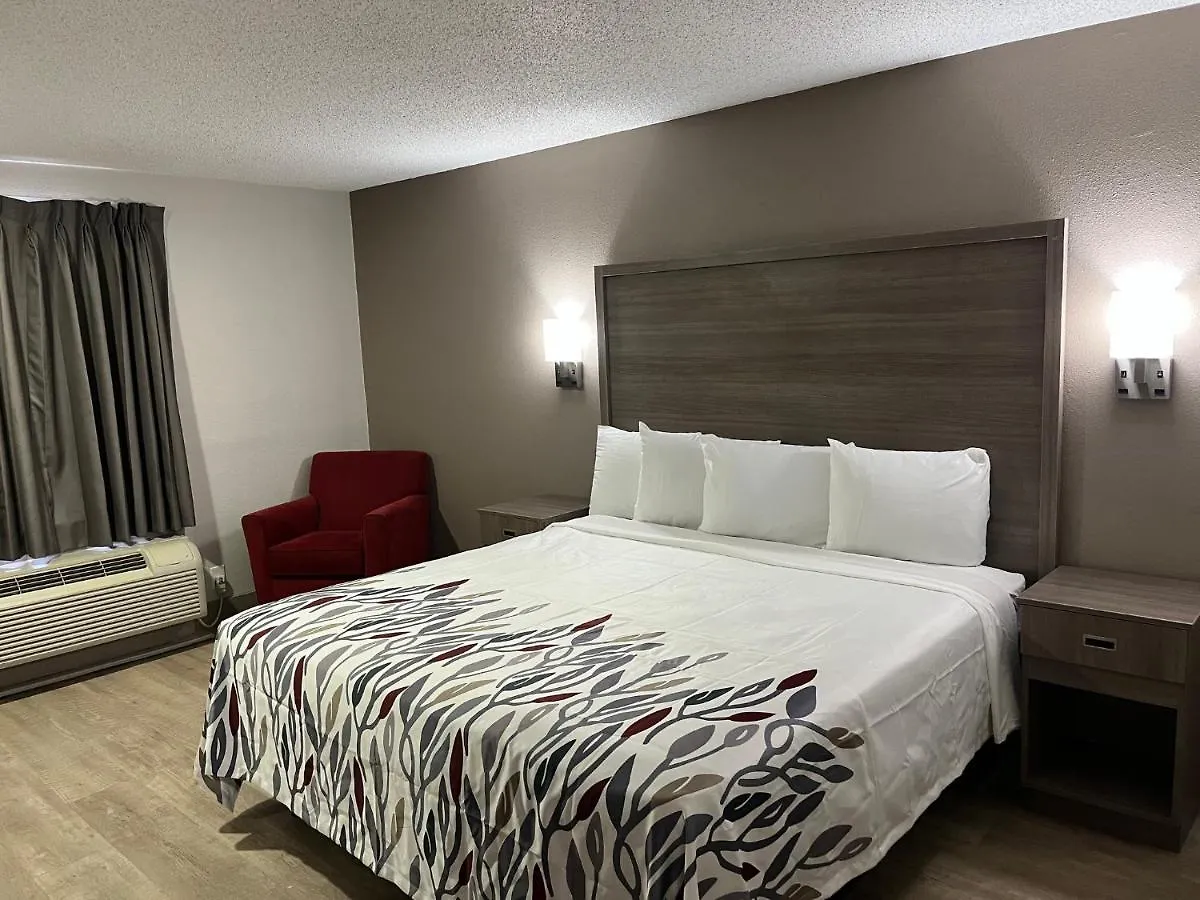 Red Roof Inn & Suites Newport News