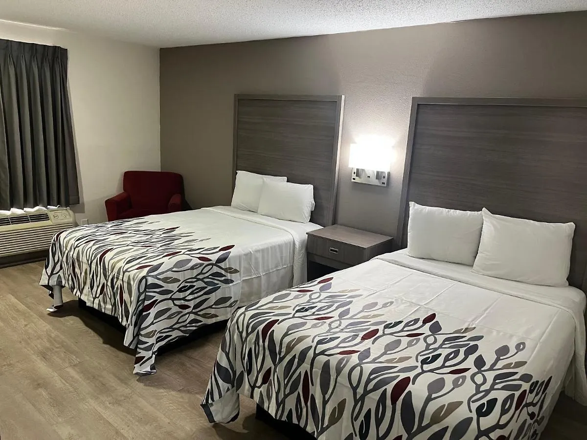Red Roof Inn & Suites Newport News Motel