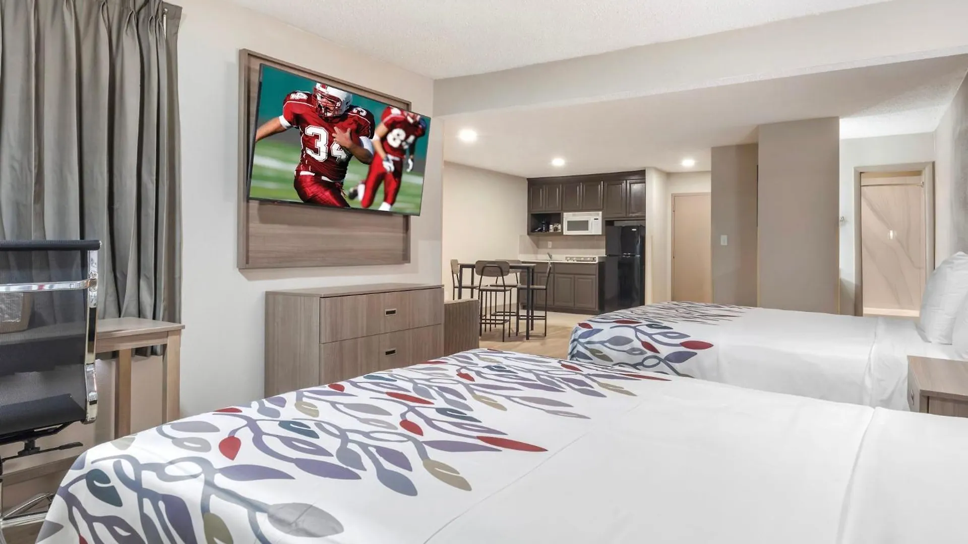 Red Roof Inn & Suites Newport News 3*,