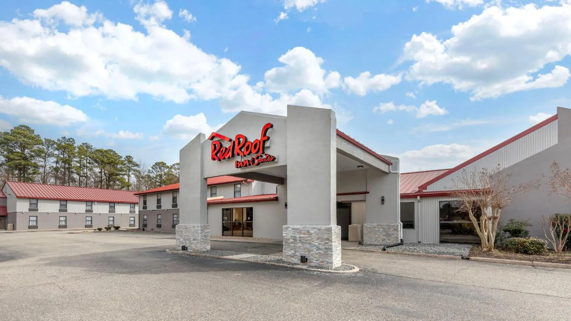 Red Roof Inn & Suites Newport News