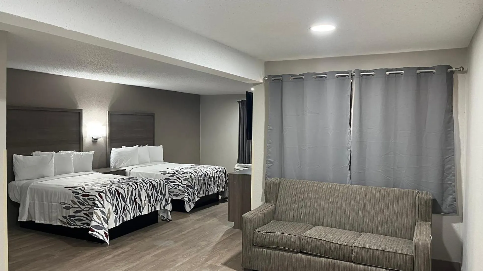 Motel Red Roof Inn & Suites Newport News