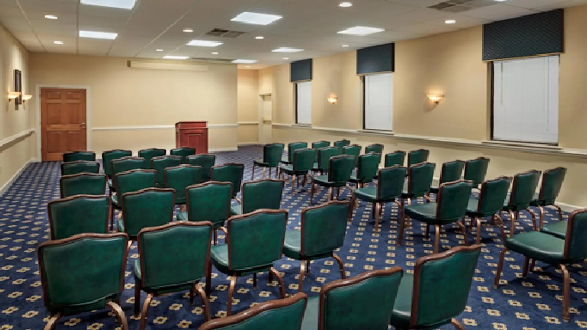 Mulberry Inn&Plaza Newport News Motel